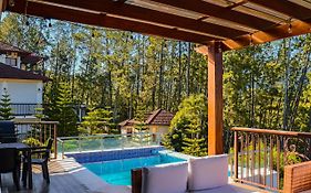 Vista Del Campo Country Club & Villas